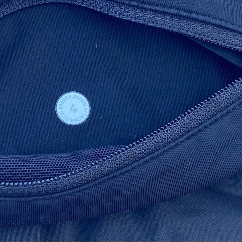 Lululemon Women’s Run Speed—Size 4 - Picture 3 of 7